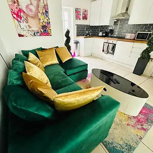 Holiday home Townhouse: Modern With Private Patio, Brighton